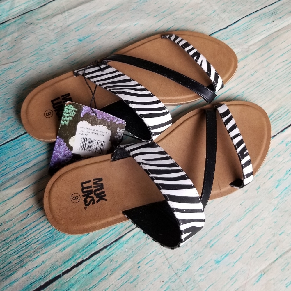 Muk luks Dahlia zebra sandals size 8 NWT